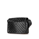 シャネル シェブロン Vステッチ ココマーク 斜め掛け ショルダーバッグ ブラック ラムスキン レディース CHANEL 【中古】